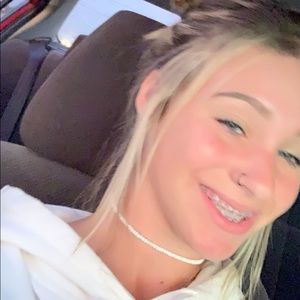 Meet your Posher, Dekota